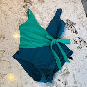 Summersalt Wonen's One-Piece Swimsuit - Teal and Aqua (Green and Blue)